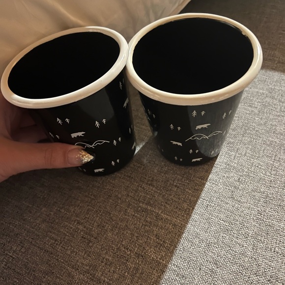 Black Enamel Mugs with Bear and Tree Design - Picture 2 of 3